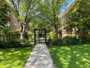 Building Photo - 7530 N Ridge Blvd