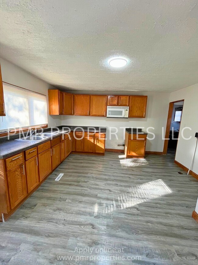 Foto del edificio - 3 Bedrooms / 1 Bathroom House