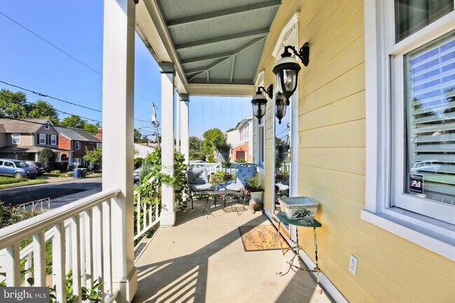 Building Photo - 408 Clifford Ave