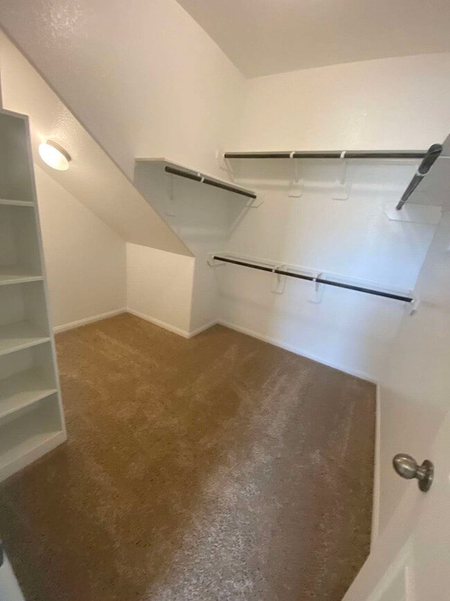 Building Photo - 5130 Wolgan Lake Ct