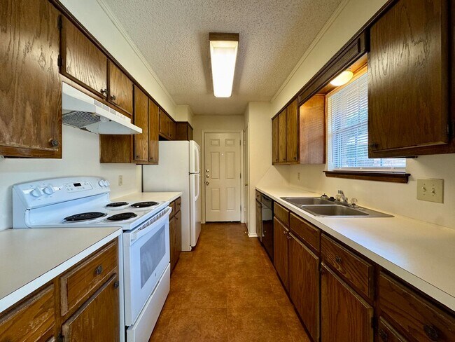 Building Photo - Duplex