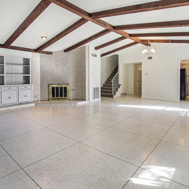 Foto del edificio - 3656 Stables Ln