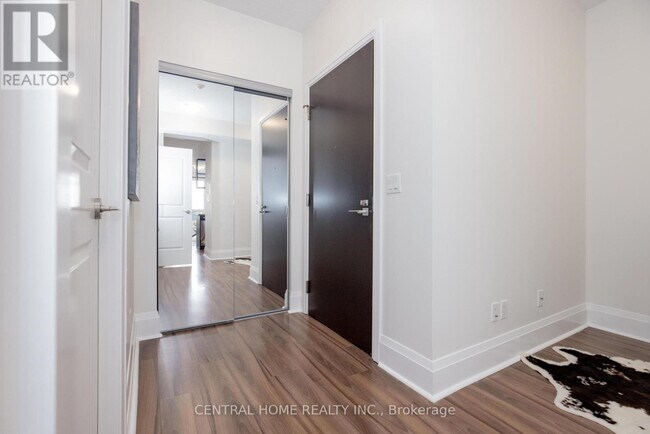 Photo du bâtiment - 100 Harrison Garden Blvd