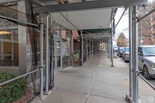 Walkway - 3299 Cambridge Ave