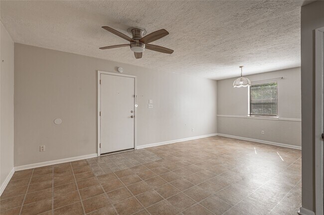 Foto del edificio - 1329 Windsor St