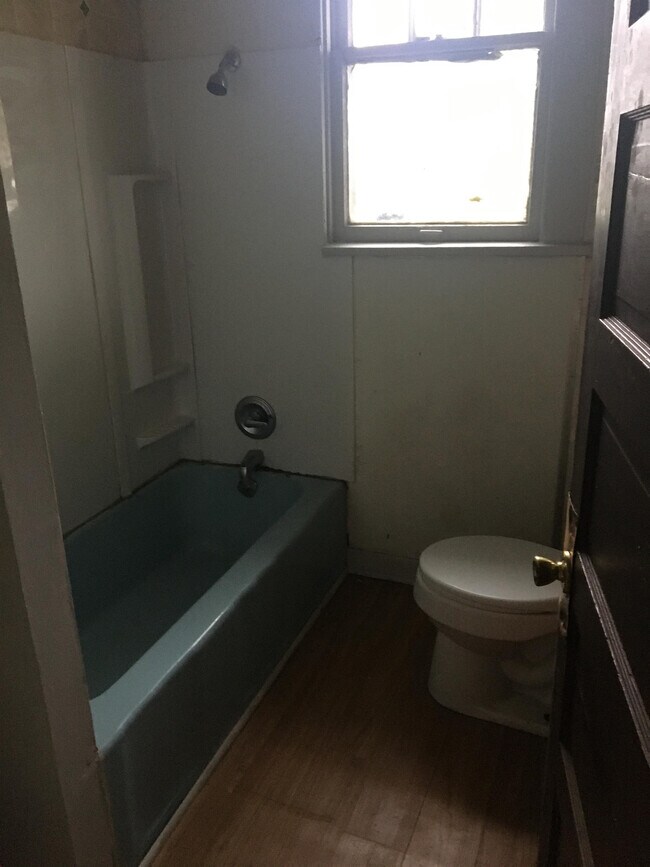 Foto del edificio - 1215 W 16th St