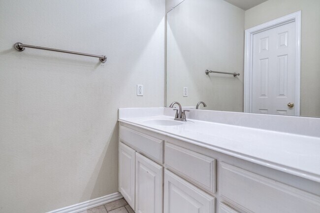 Building Photo - WANTED: 4 bed/2 bath House in East Plano