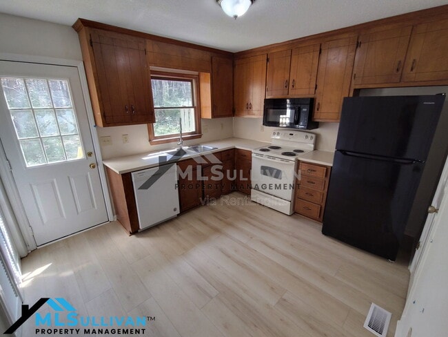 Building Photo - 2211 Peppertree St