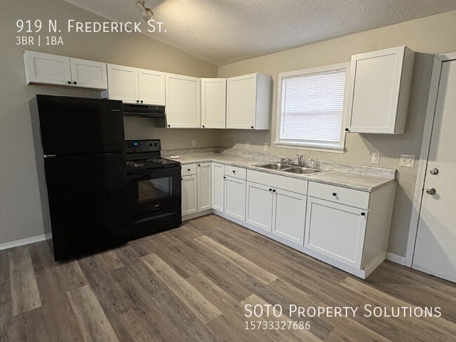 Foto del edificio - 919 N Frederick St