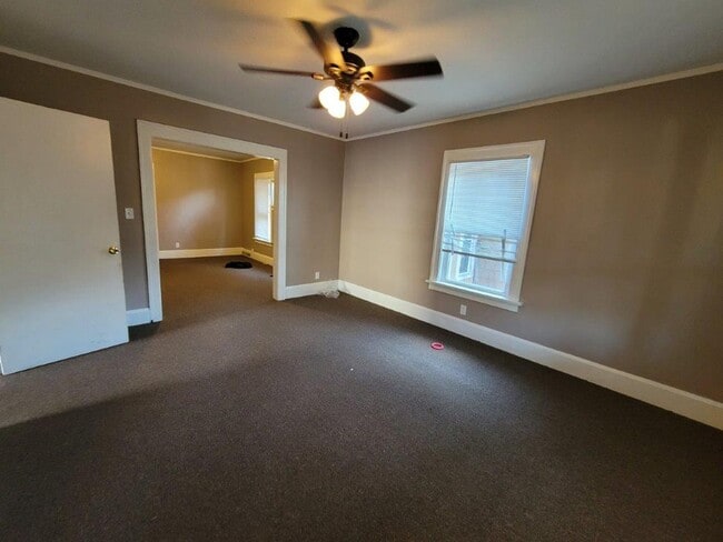 Foto del edificio - 1133-1135 N Main St