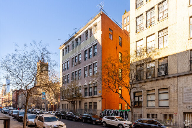 Building Photo - Grace Devine Condominium