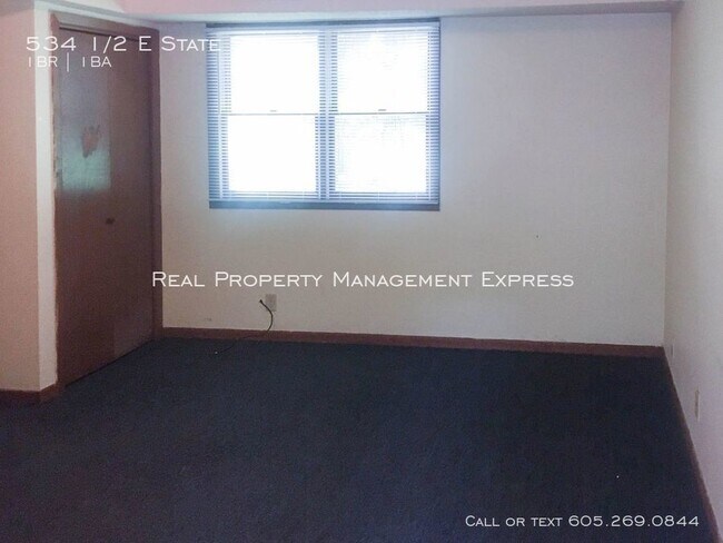 Building Photo - Lower level apartment next to Willow Creek