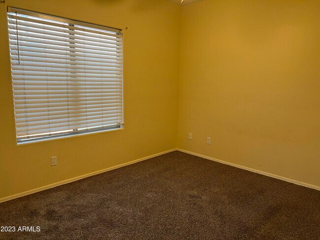 Foto del edificio - 4538 N 129th Ave