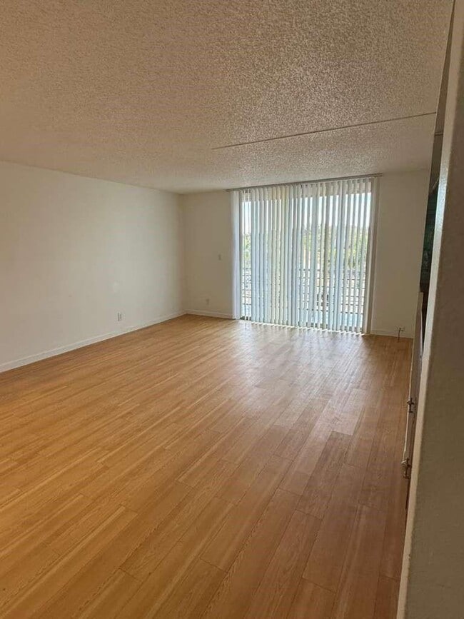 Foto del edificio - 408 NW 68th Ave