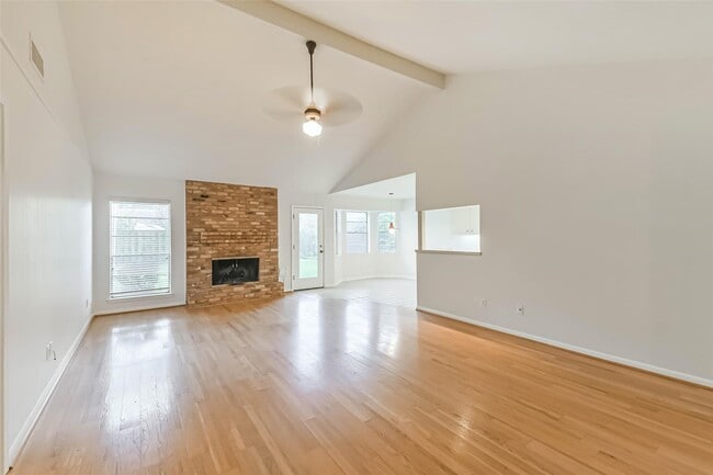 Foto del edificio - 8419 Stroud Dr