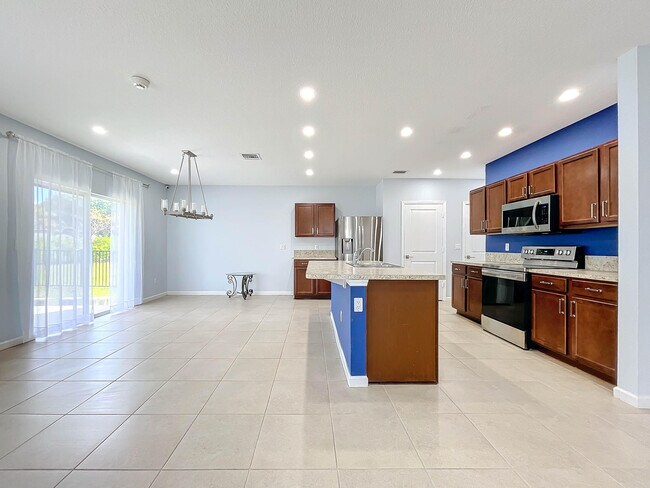 Building Photo - 4999 Haverhill Pointe Dr