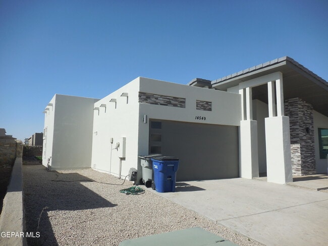 Building Photo - 14549 Tierra Oviedo Ave