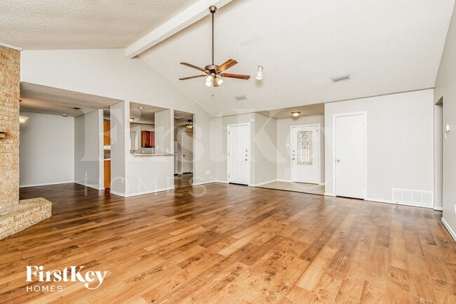 Foto del edificio - 2661 Claremont Dr