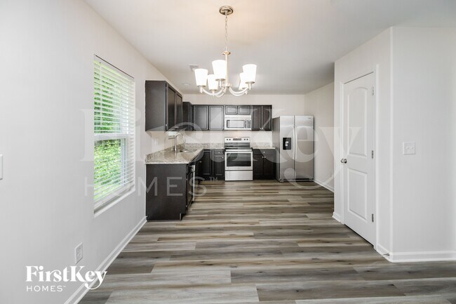 Foto del edificio - 4019 Maderia Dr NW