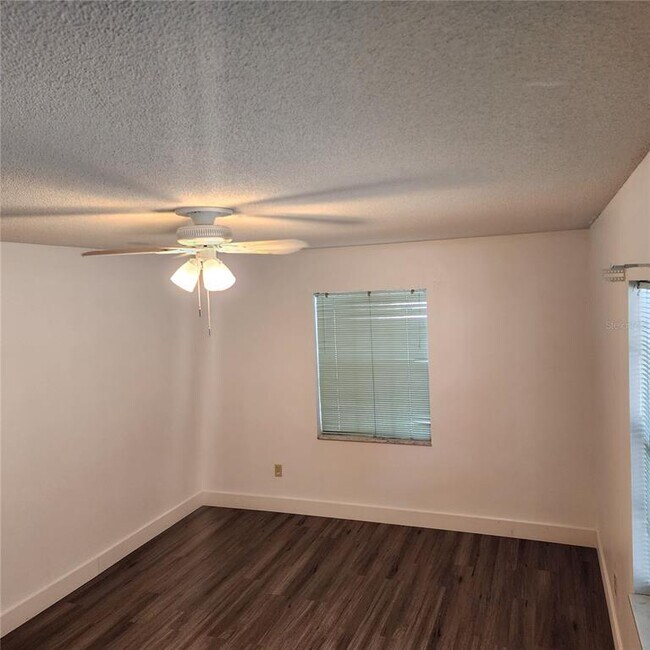 Foto del edificio - 960 Dolphin Ave
