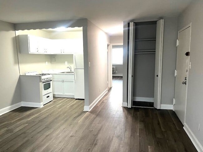 Foto del edificio - 4317 Kansas Ave NW