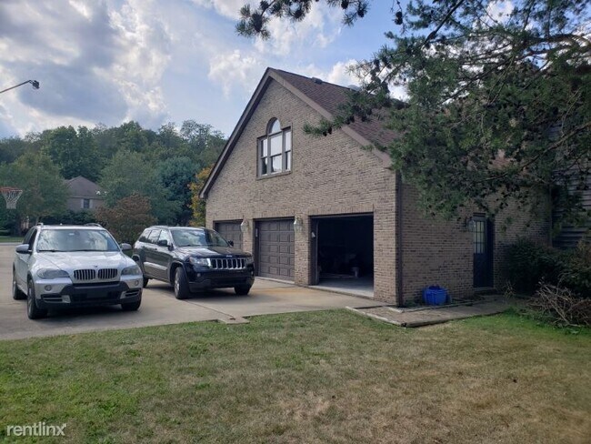 Foto del edificio - 6 br, 3.5 bath House - 133 Radcliff Drive