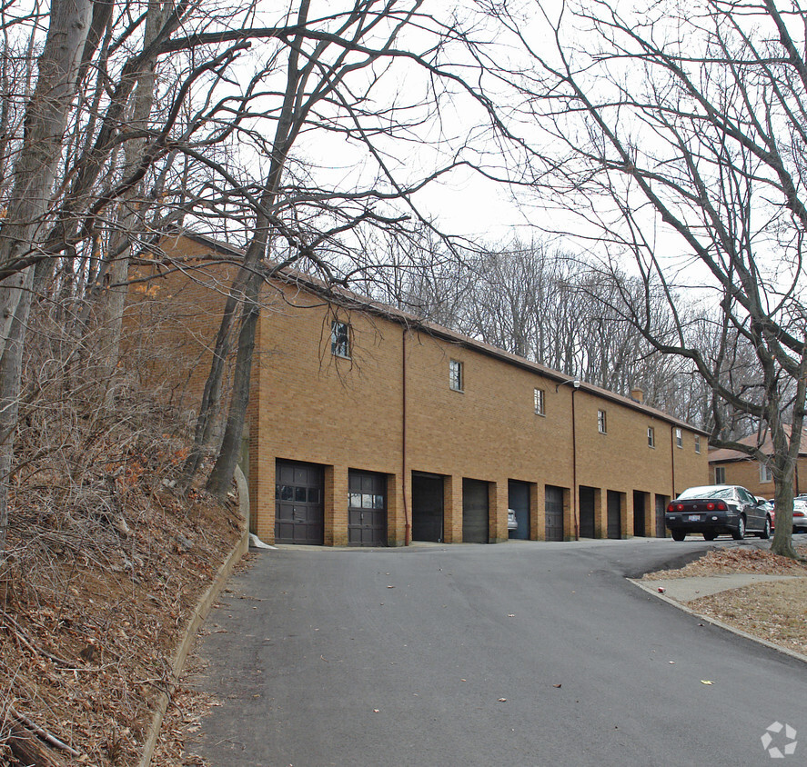 Building Photo - Adirondack Terrace