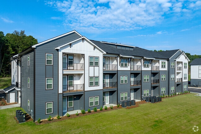 Building Photo - Novo Sweetwater