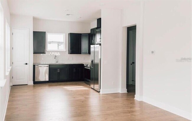 Foto del edificio - 6824 Bridgman St