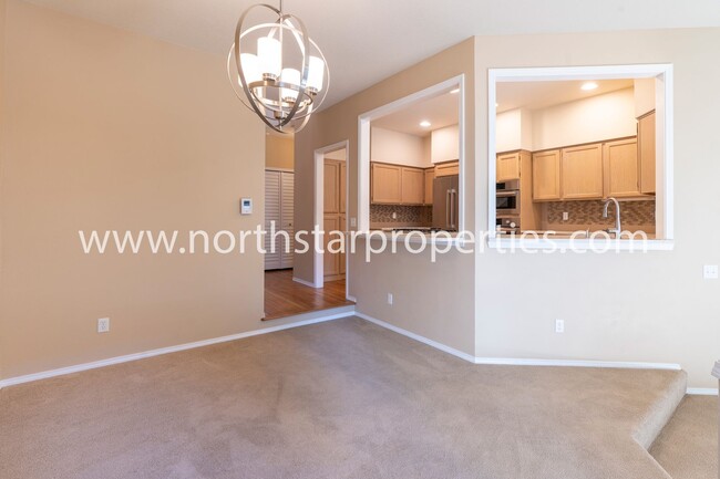 Foto del edificio - Lake Oswego First Addition Townhome