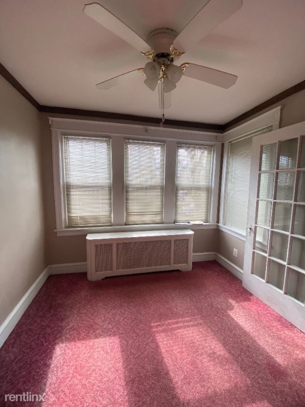 Building Photo - 3 br, 1.5 bath Townhome - 3303 Englewood S...
