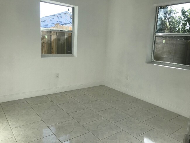 Foto del edificio - 3619 E 33rd Ave