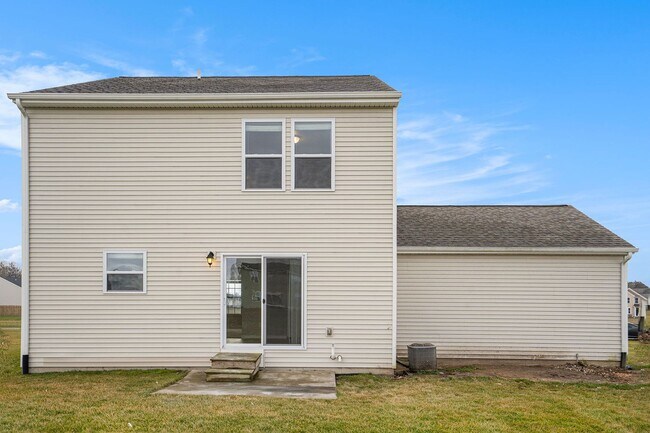 Building Photo - Beautiful Neighborhood with Newer Home for...