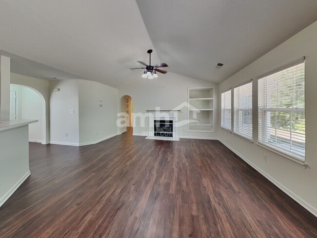 Building Photo - 2581 Governors Pointe Ct NE