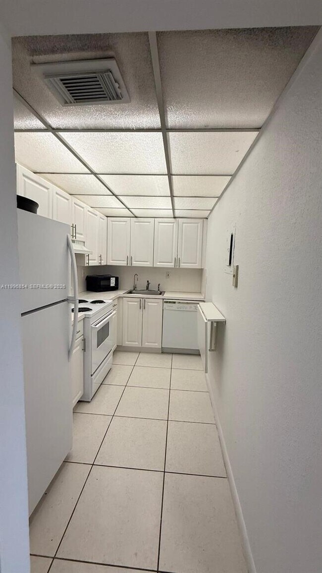 Building Photo - 17530 NW 68th Ave