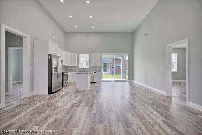 Foto del edificio - 2545 Odessa Rd