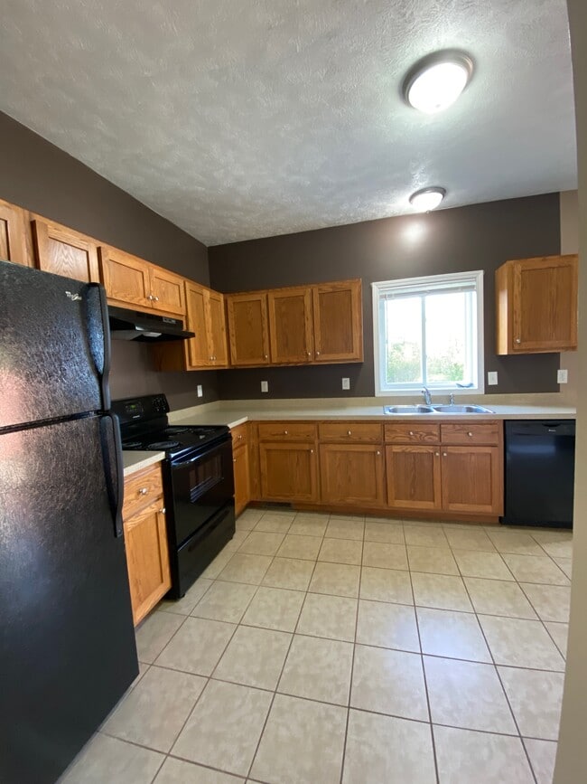 Building Photo - 204 Betsinger Rd