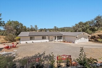 Building Photo - 44459 Lookout Ct