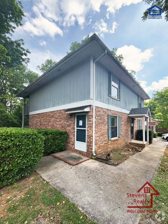 Building Photo - 402 Oriole Dr