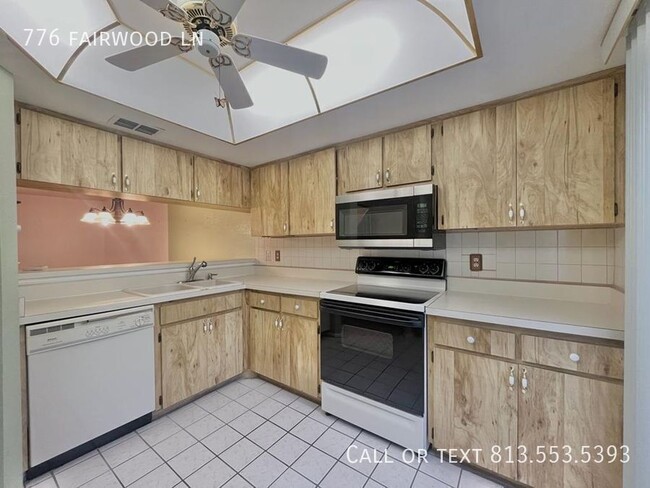 Building Photo - 776 Fairwood Ln