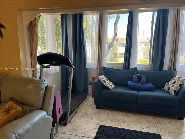 Building Photo - 752 Lori Dr