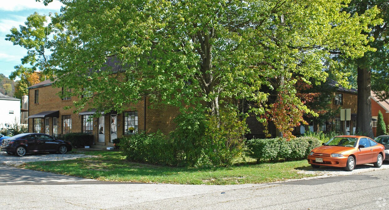Building Photo - 5604-5610 Noyes Ave SE
