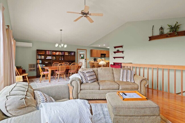 Foto del edificio - 121 W Blueberry Ln