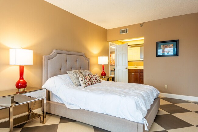 Building Photo - 355 S Broadway