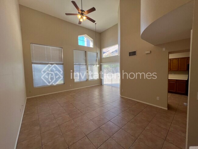 Building Photo - 402 S Sunrise Dr