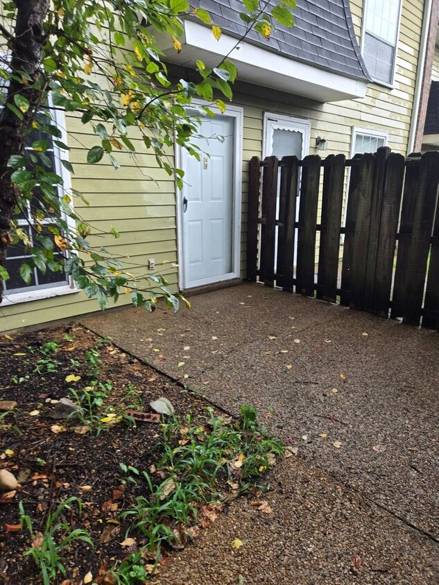 Primary Photo - 1 Bedroom, 1.5 Bath Townhouse