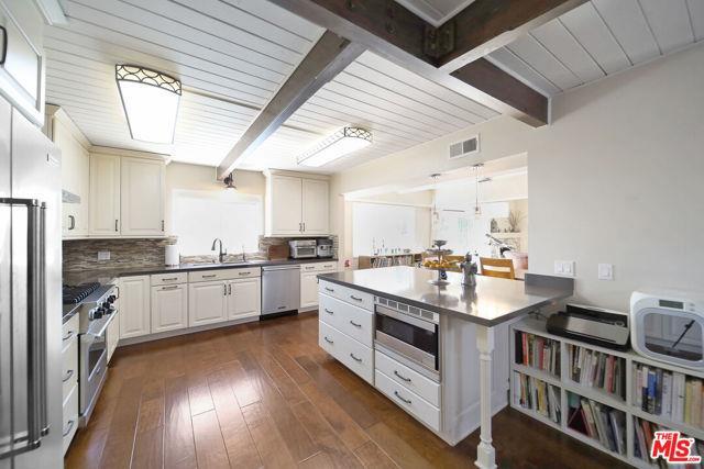 Foto del edificio - 2260 Los Amigos St