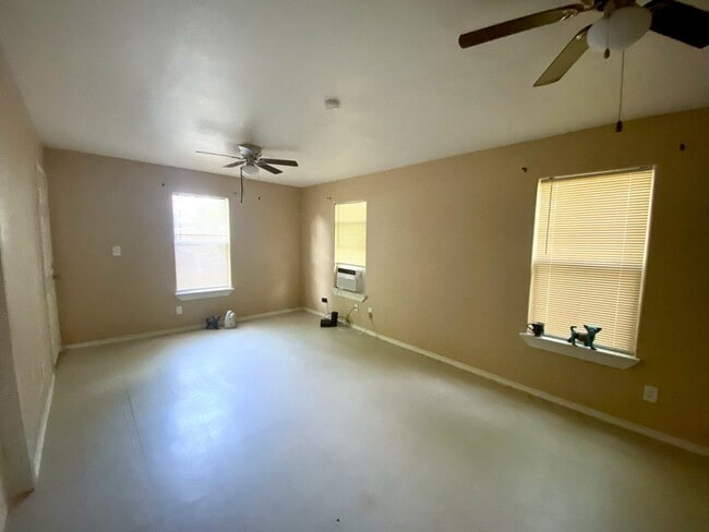 Foto del edificio - Adorable 2 bedroom 1 bath near Confluence ...