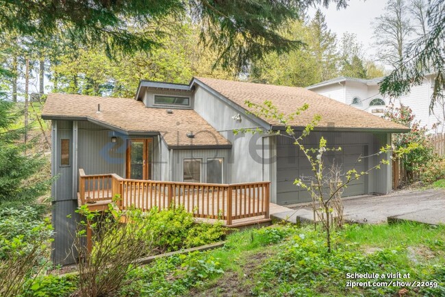 Building Photo - 5911 SW Yamhill St