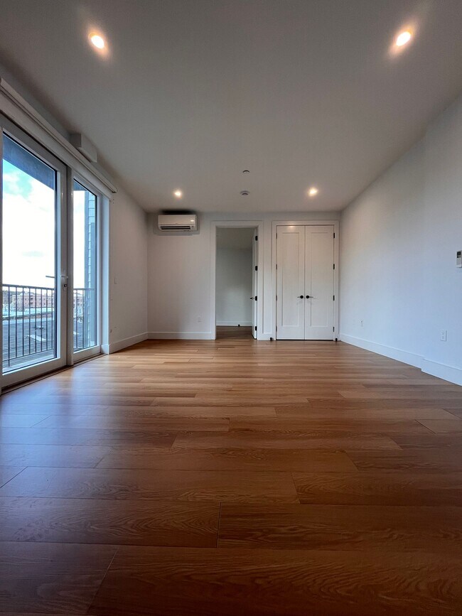 Building Photo - 546 Martin Luther King Jr Dr